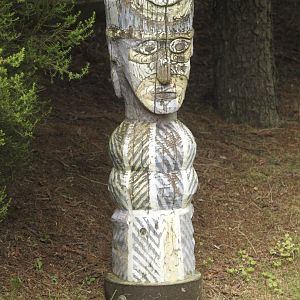 Native carving - Oceanian grassland