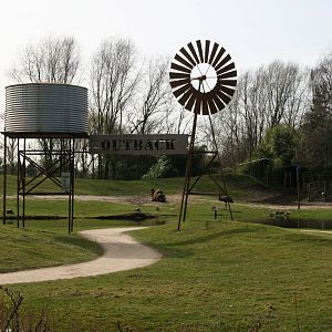 Outback walktrough enclosure