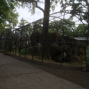 Bird of prey aviaries