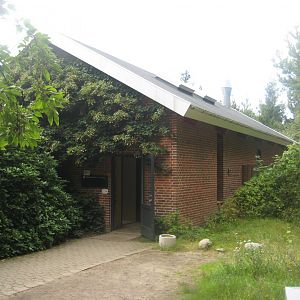 Givskud Zoo - Macaque house
