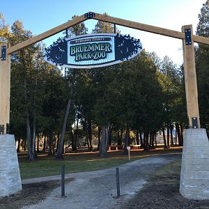 Zoo Sign and Entrance