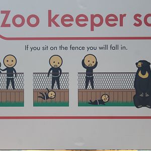 Sun Bear warning signage