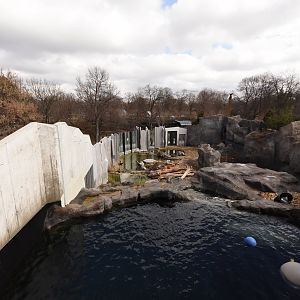 Polar bear enclosure