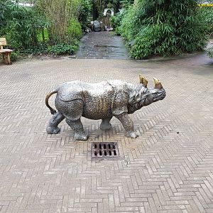 Rhino-statue