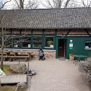 Forschungshaus ( = "Reasurch" haus )