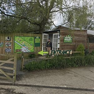 Entrance building 280418