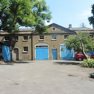 HANWELL ZOO: Stables otuside in park