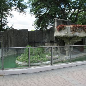 Old Penguin Pool (now empty)