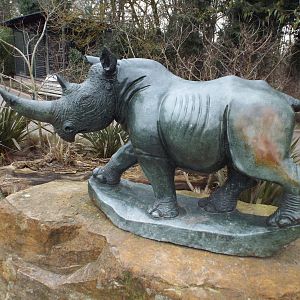 Example of statue art present at Zoo Krefeld