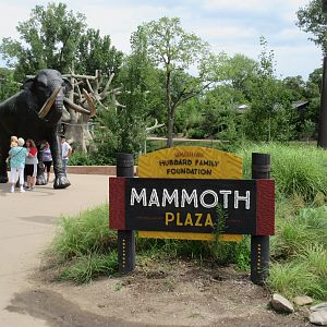 African Grasslands - Mammoth Plaza