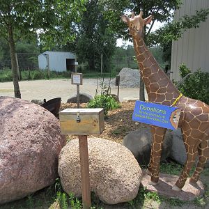 Giraffe Statue