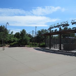 Zoo Entrance + 2 Giraffe Statues (New in 2013)