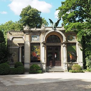 Bird House façade and entrance