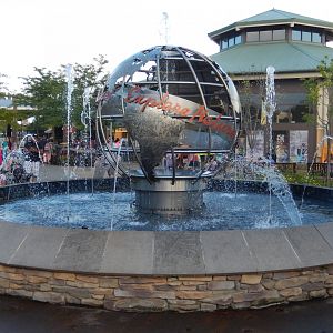 8/12/2018 - Neat Globe Fountain