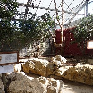 Example of confusing signage/lack of signage