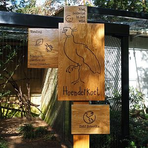 Signage crested screamer