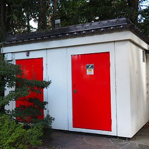 Japanese-themed technical cabin