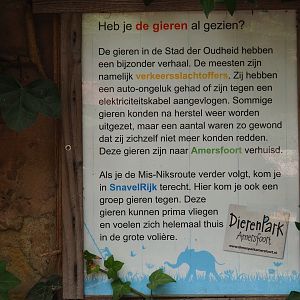 Griffon vulture information sign