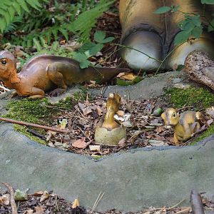 Maiasaura peeblesorum nest models