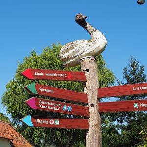 Signpost with swan carving (Sep 2nd, 2018)