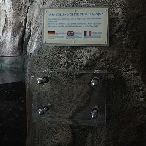 Thickness of acrylic panes signage (Sep 16th, 2018)