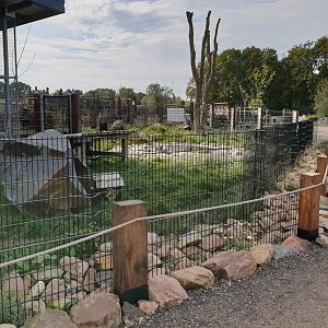 Outdoor-enclosure South America House