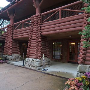 Teton Trek - Lodge Exterior