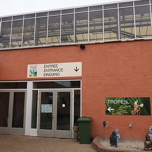 Entrance to Tropical hall (Aug 28th, 2018)