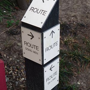 Road signs - Confusing directions (Aug 28th, 2018)