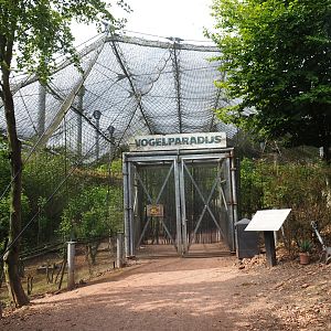 Entrance to large aviary (Aug 28th, 2018)