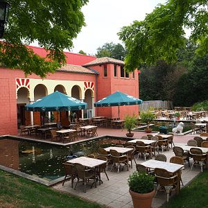 Spanish restaurant building (Aug 28th, 2018)