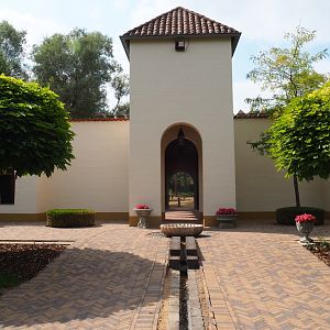 Mediterranean style walled gardens (Aug 28th, 2018)