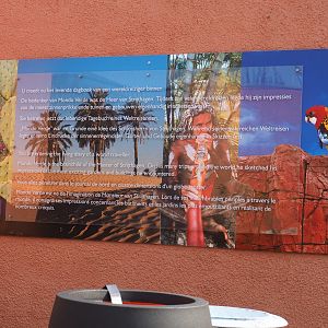 Sign about the history of Mondo Verde (Aug 28th, 2018)