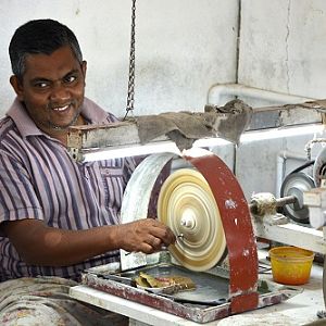 Cutting and polishing moonstones