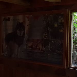 Wolf info-sign