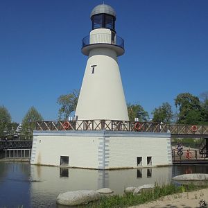 Lighthouse/Cambron by the sea.