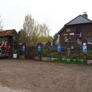 Entrance to Zie-Zoo, 2019-04-06
