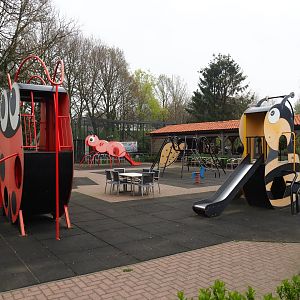 Insect-themed playground, 2019-04-06