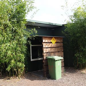 Mixed African exhibit indoor housing viewing area, 2019-04-06
