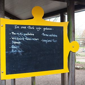 Births at Zie-Zoo sign, 2019-04-06