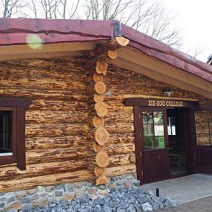 Zie-Zoo education building, 2019-04-06