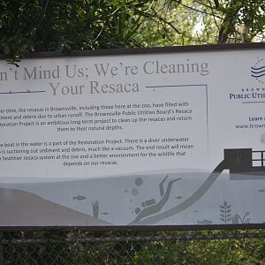 Resaca cleaning sign