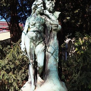 Bust of Charles Darwin and female figure statues, 2019-04-20