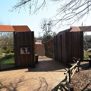 Pathway in between the Eurasian lynx and Barbary macaque exhibits, 2019-03-30