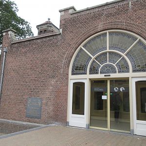 Entrance to Forest House (and then into the Bird House as the two are connected)