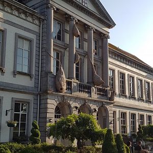 Nautilus aquarium building