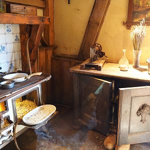 Traditional Limburg farm yard - Mouse kitchen, 2019-03-30