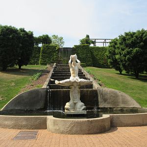 Fountain + Scenic Walkway