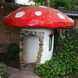 Weird mushroom decoration structure, 2019-05-25