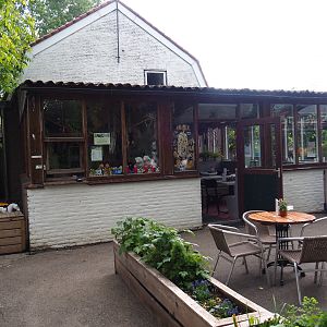 Gift shop and ticket office building, 2019-05-25